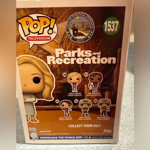 Funko Pop! Television Parks and Recreation Figure Leslie Knope With Waffles - Picture 3 of 4